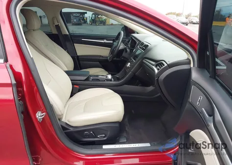 2017 Ford Fusion Hybrid Titanium из США, поврежденный, VIN 3FA6P0RU0HR317547